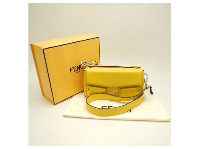 Borsa a Spalla Fendi Bucket Soft Trunk 7VA565 Giallo - vista 5