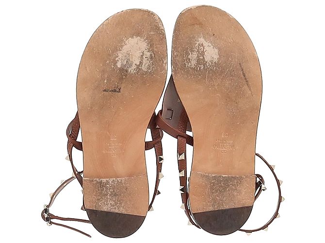Sandali piatti T-Strap Rockstud Valentino Garavani in pelle marrone Rosso - vista 6