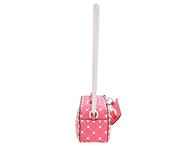 Borsa a tracolla Small Free Rockstud Spike in pelle rosa di Valentino Garavani - vista 2