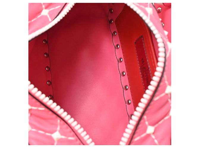 Borsa a tracolla Small Free Rockstud Spike in pelle rosa di Valentino Garavani - vista 5