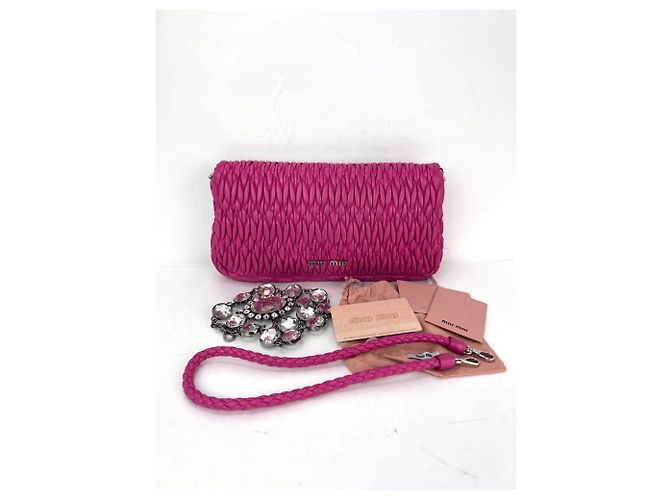 Miu Miu Borsa a spalla in pelle di agnello nappa rosa MiuMiu con cristalli. - vista 2