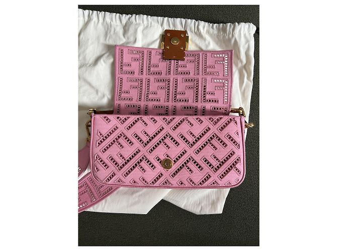 Fendi Baguette NM FF en lona bordada y perforada Rosa Fucsia - vista 11