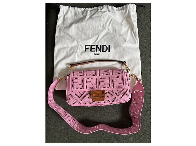 Fendi Baguette NM FF en lona bordada y perforada Rosa Fucsia - vista 3