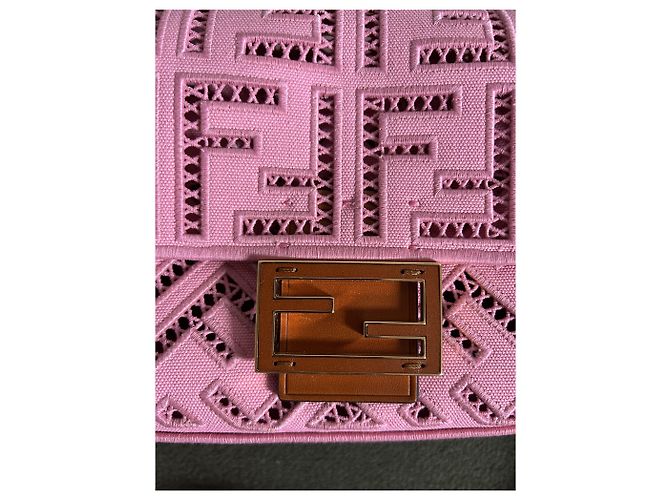 Fendi Baguette NM FF en lona bordada y perforada Rosa Fucsia - vista 5