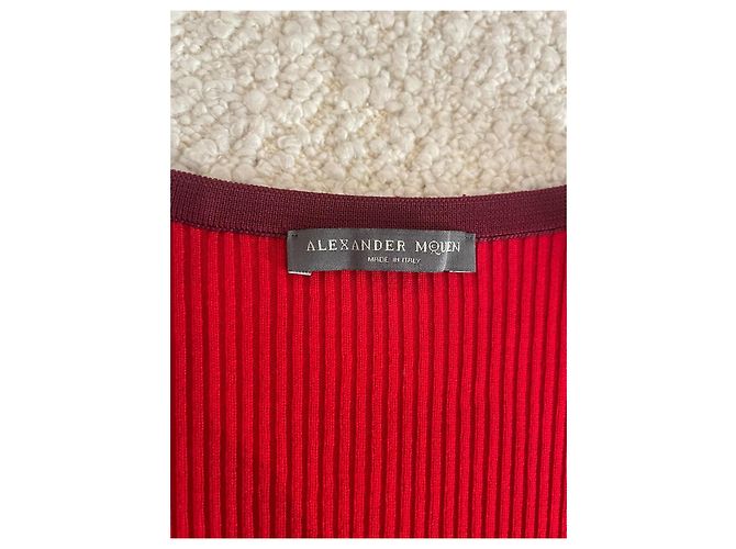 Top Alexander McQueen, modelo Red Knit Henley. Roja - vista 4