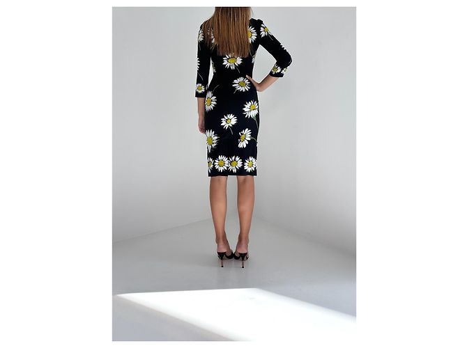 Dolce & Gabbana Seidenkleid mit Gänseblümchenmuster schwarz weiß Gelb - Ansicht 7