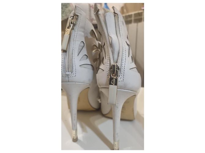 Décolleté Stiletto Guess in Pelle Taupe - vista 2