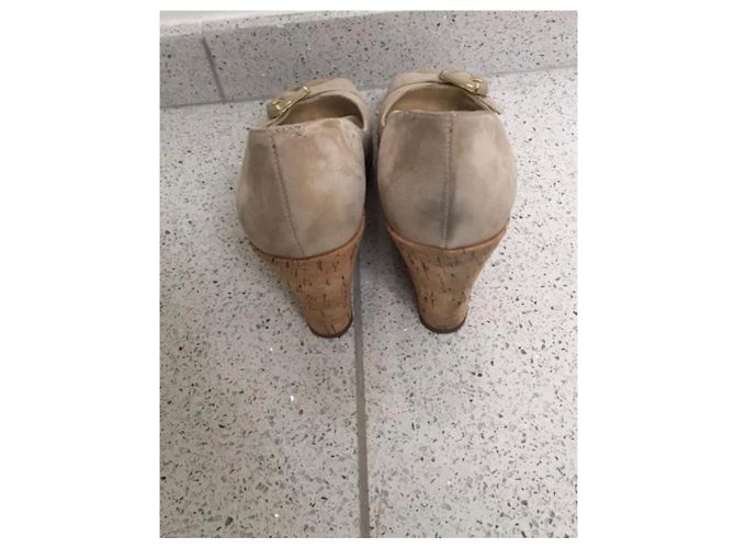 Zeppe Guess Beige in scamosciato - vista 3