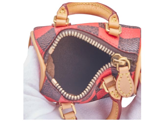 Portachiavi Mini Speedy Damier Pop Rosso di Louis Vuitton - vista 4