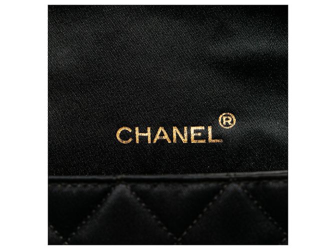 Chanel Nero CC Trapuntato in Raso Bijoux Catena Singola - vista 5