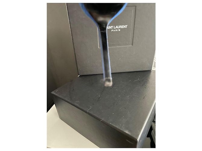 Saint Laurent Wildleder High Heels in einem umwerfenden Blau Marineblau - Ansicht 11