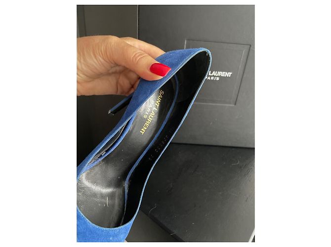 Saint Laurent Wildleder High Heels in einem umwerfenden Blau Marineblau - Ansicht 13