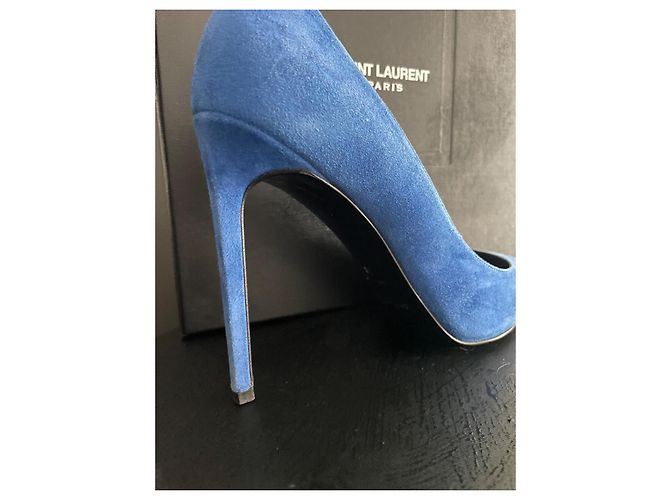 Saint Laurent Wildleder High Heels in einem umwerfenden Blau Marineblau - Ansicht 2