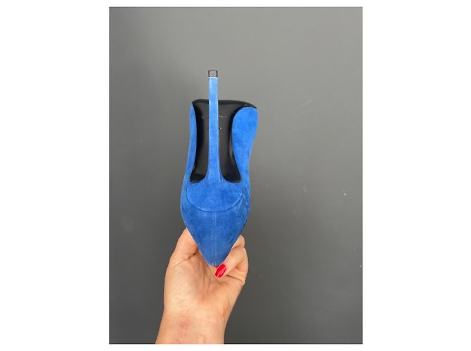 Saint Laurent Wildleder High Heels in einem umwerfenden Blau Marineblau - Ansicht 20
