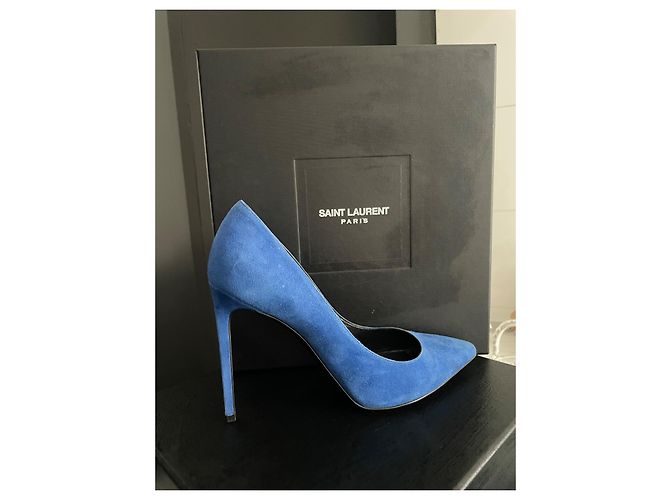 Saint Laurent Wildleder High Heels in einem umwerfenden Blau Marineblau - Ansicht 3