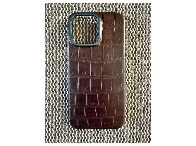 Autre Marque Luxurious Labodét Case in Genuine Alligator - iPhone 15 Pro Max - Brown - view 3