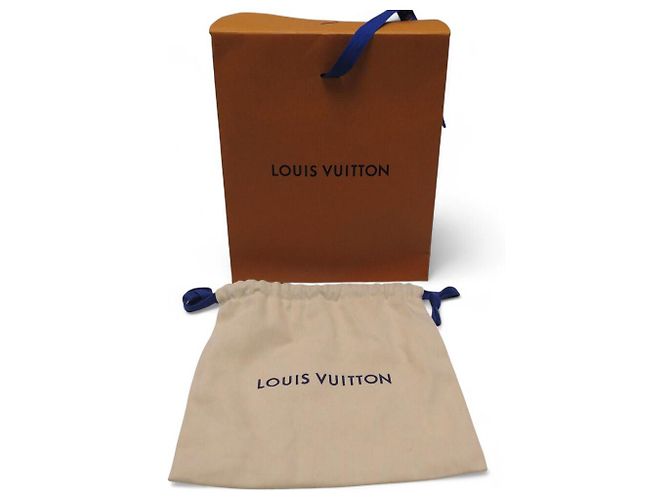 NEW LOUIS VUITTON EARPHONE CASE LV CUTE CAT POUCH M01561 MONOGRAM CANVAS - view 12