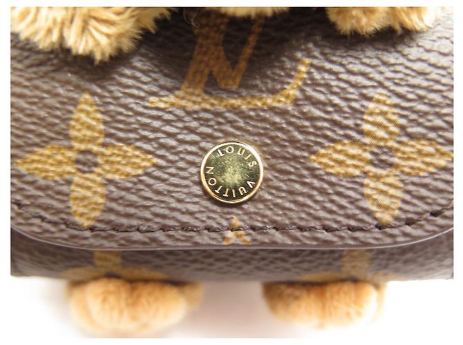 NEW LOUIS VUITTON EARPHONE CASE LV CUTE CAT POUCH M01561 MONOGRAM CANVAS - view 6