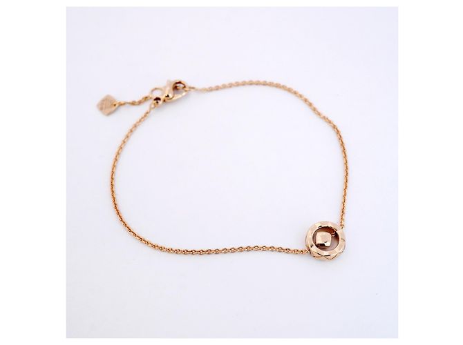 Bracciale Charm Coco Crush di Chanel D'oro - vista 2