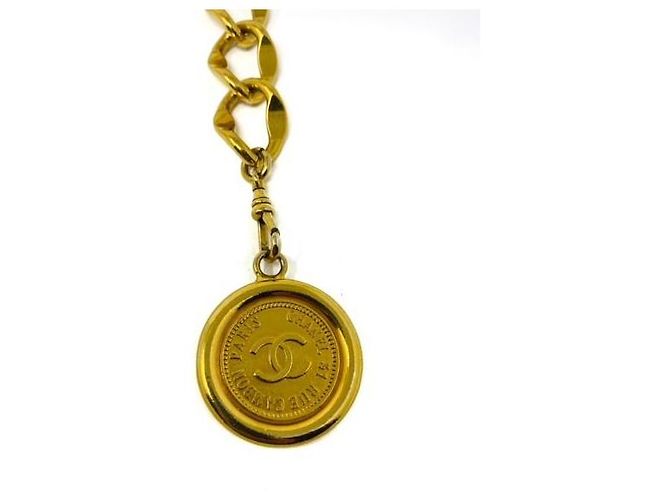 Cambon Chanel Gold Chain Belt mit Medaillon Vintage – Designeraccessoire der 1990er Jahre Golden - Ansicht 2