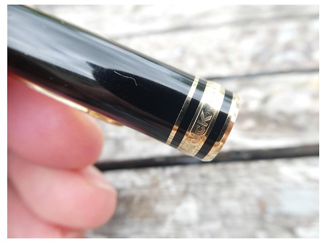 stylo plume montblanc classique meisterstuck 144 plume or Noir - vue 12