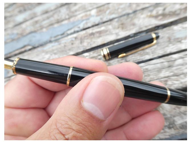stylo plume montblanc classique meisterstuck 144 plume or Noir - vue 6
