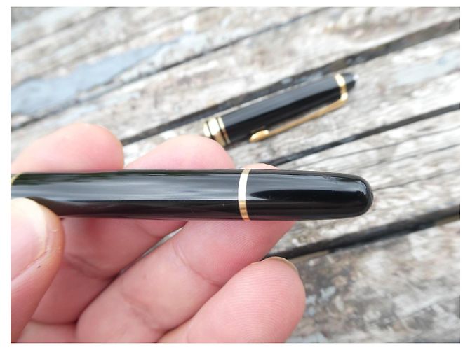 stylo plume montblanc classique meisterstuck 144 plume or Noir - vue 7