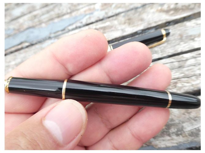 stylo plume montblanc classique meisterstuck 144 plume or Noir - vue 8