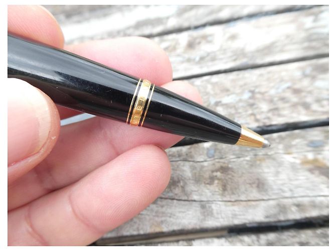 stylo a bille montblanc boheme pierre rouge - vue 4