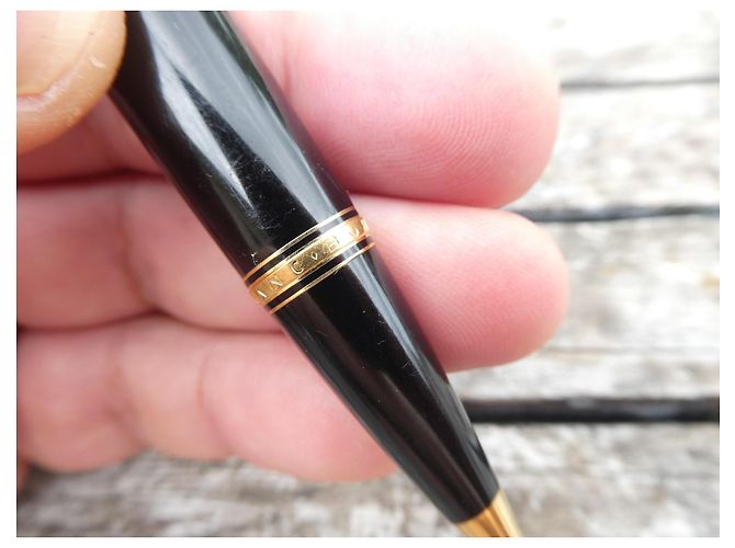 stylo a bille montblanc boheme pierre rouge - vue 6