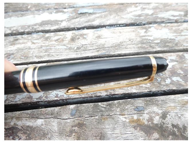 stylo a bille montblanc  meisterstuck classique Noir - vue 2