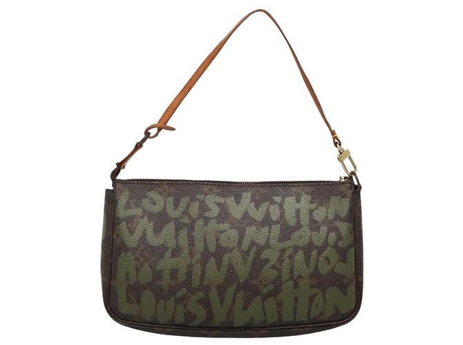 LOUIS VUITTON Pochette Accessoires Graffiti Pouch Khaki M92191 LV Auth bs28566 Caqui Monograma - vista 2