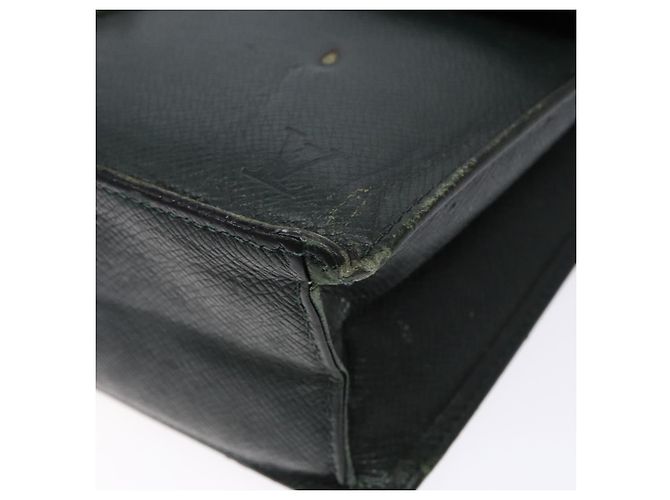 LOUIS VUITTON Pochette Kourad in Taiga Borsa Clutch Épicea M30194 LV Auth bs28613 - vista 14