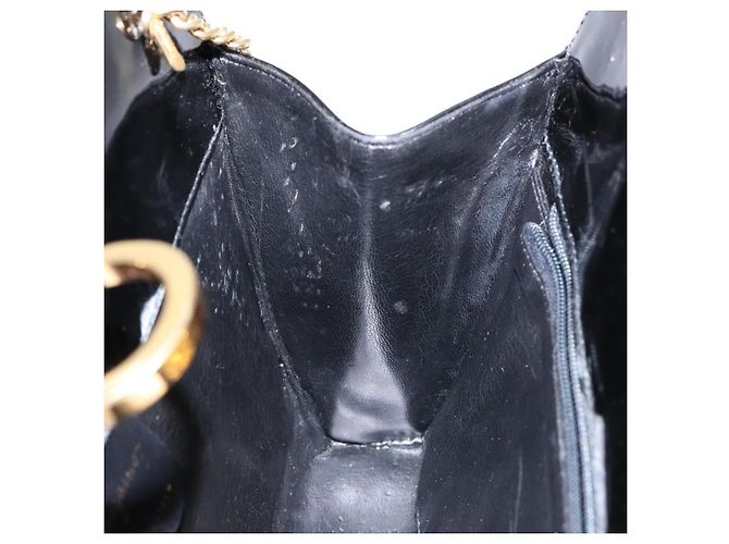 Borsa a Spalla Gancini con Catena Salvatore Ferragamo Smalto Nero Oro Auth 139352 - vista 18