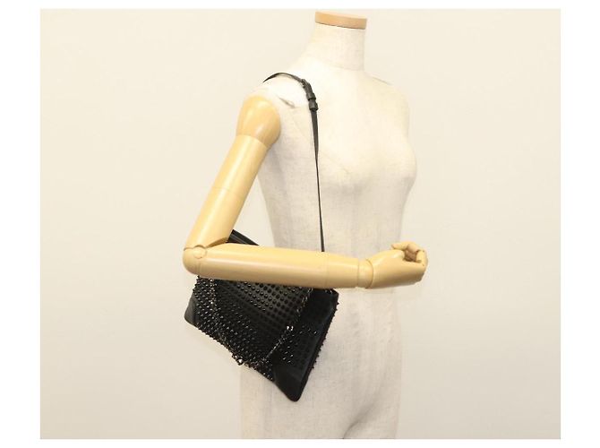 Borsa a spalla in pelle nera con borchie e catena Christian Louboutin Auth 137606 Nero Argento - vista 21