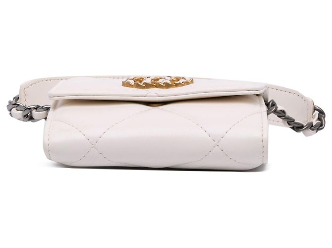 Tarjetero Chanel 19 de piel de cordero acolchado blanco con cadena Crudo - vista 3