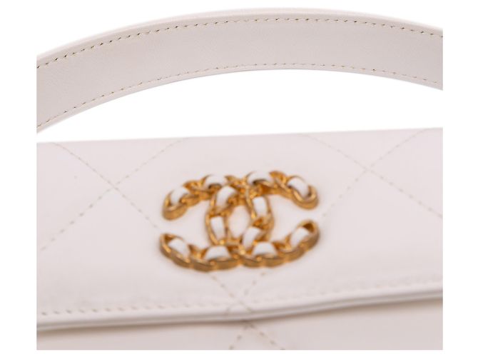 Tarjetero Chanel 19 de piel de cordero acolchado blanco con cadena Crudo - vista 7