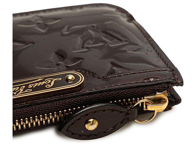 Llave de monograma en charol púrpura Louis Vuitton - vista 8