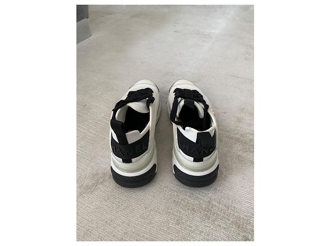 Baskets Chanel Blanc Noir - vue 4