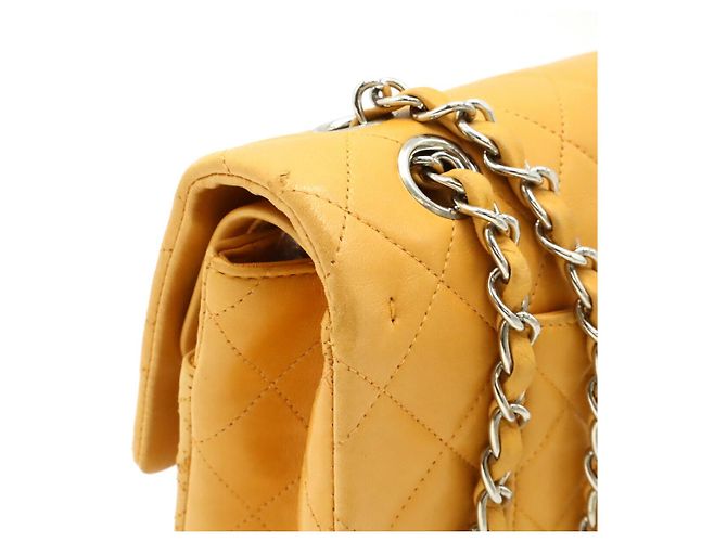 2.55 Borsa a spalla in pelle matelassé Chanel 25 con catena Giallo - vista 5