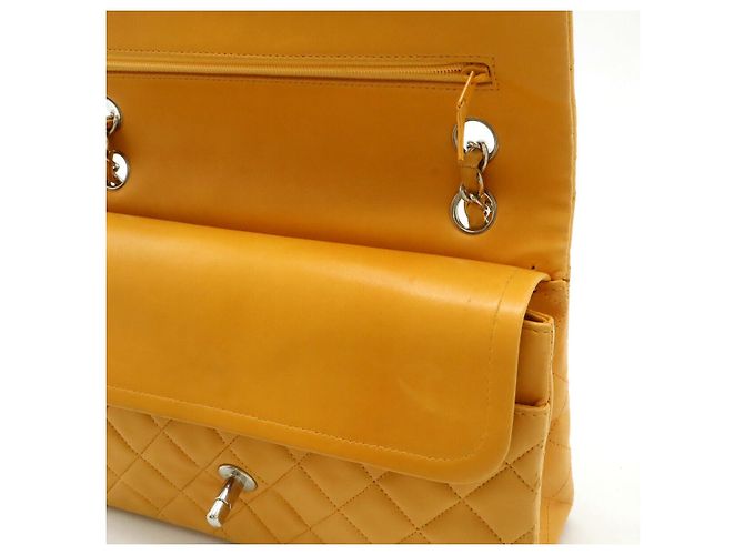 2.55 Borsa a spalla in pelle matelassé Chanel 25 con catena Giallo - vista 6