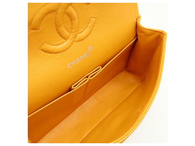 2.55 Borsa a spalla in pelle matelassé Chanel 25 con catena Giallo - vista 8