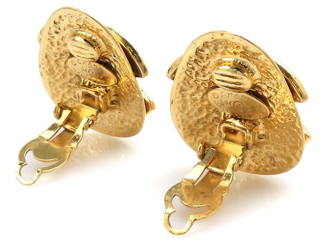 Orecchini a clip in metallo dorato Chanel Coco Mark D'oro - vista 3