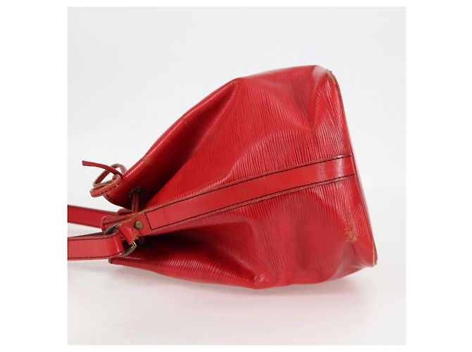 Noe LOUIS VUITTON Borsa a Spalla Petit Noé Epi Rossa M44107 LV Auth 136852 Rosso - vista 3