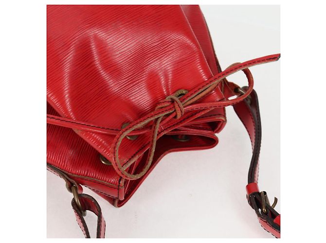 Noe LOUIS VUITTON Borsa a Spalla Petit Noé Epi Rossa M44107 LV Auth 136852 Rosso - vista 6