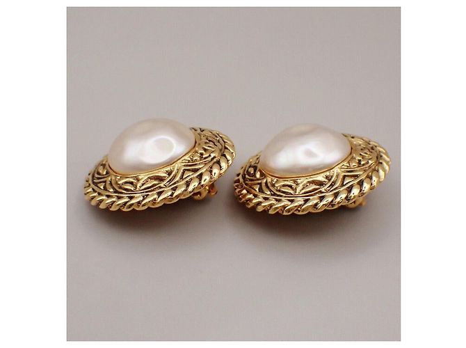 Chanel Vintage Round Chain Clip-On Metal with Faux Pearl Golden - Ansicht 3