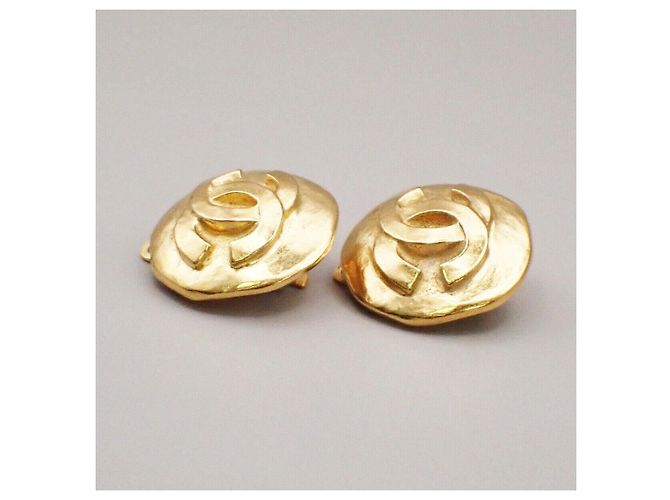 Chanel Vintage CC Round Clip-On Metal Small D'oro - vista 4