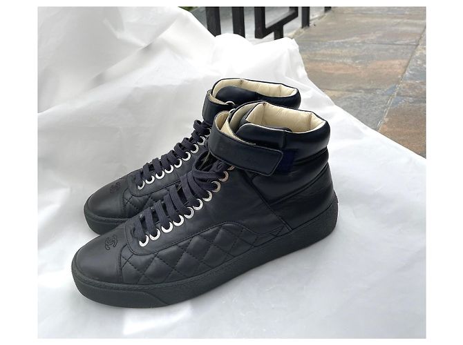 Chanel Hochschnitt-Sneaker mit CC-Logo Schwarz Blau Marineblau Dunkelblau - Ansicht 6