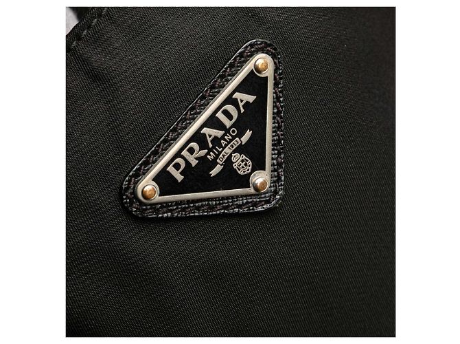 Prada Borsa a Tracolla Nera in Tessuto con Zip Nero - vista 6