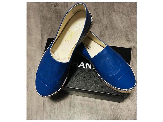 Espadrillas Chanel in pelle blu - vista 2